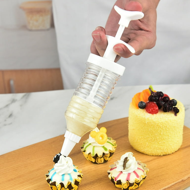 What Materials are Used in Cake Piping Kits?