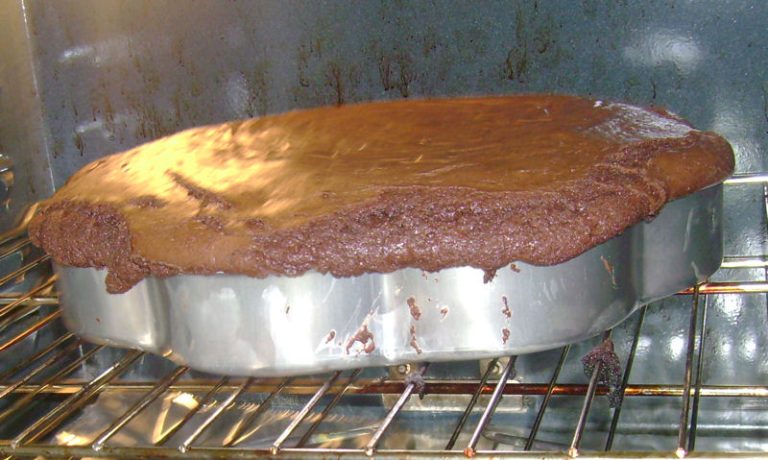 What to Do If Cake Overflows in Oven