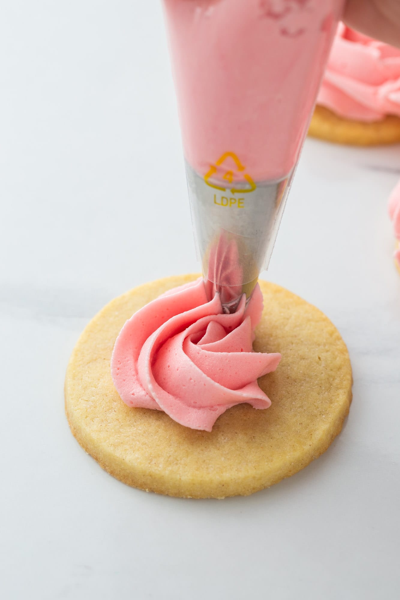 Will Cake Frosting Harden on Cookies