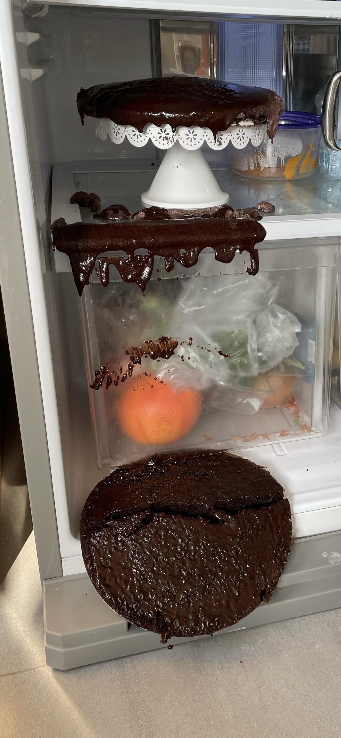 Are You Supposed to Put Cake in the Fridge