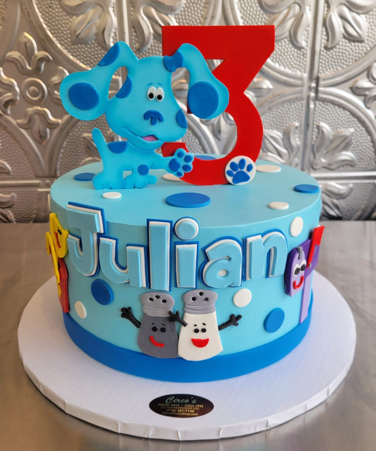 Cake Cutting Songs: Ultimate Playlist for Your Celebration – CakePedia