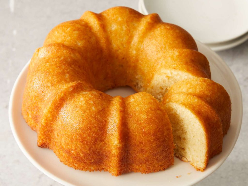 Are you supposed to tip cake baker etiquette explained cakepedia